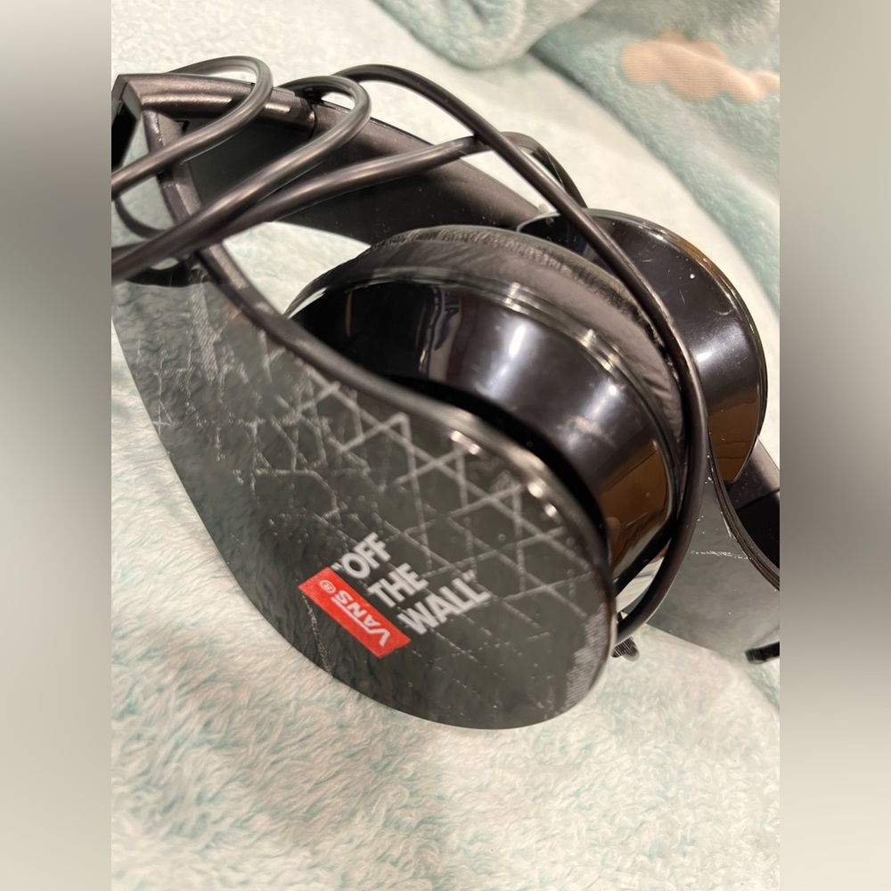 Never used vans head phones